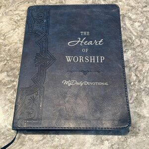 Book - My daily devotional -Thomas Nelson